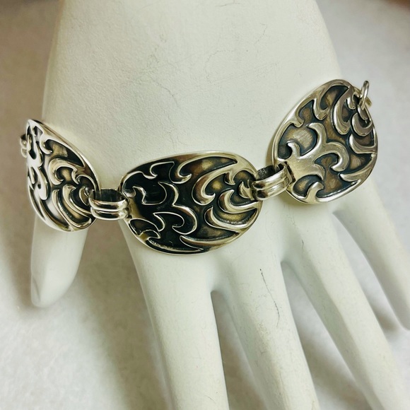 Silpada Circle Of Friends  Bracelet - Picture 3 of 6